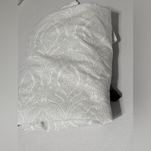 VTG  Ralph Lauren gray paisley flat sheet twin . Approx. 66x94 inches. Crisp EUC